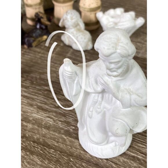 Vintage Mixed Nativity Set Porcelain & Clay Figures Japan Latin Folk Art 1950s - Picture 8 of 10